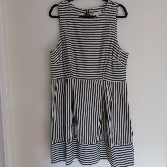 Forever 21 Plus | Size 2X | Gray Striped Sleeveless Fit & Flare Casual Dress - Picture 1 of 8